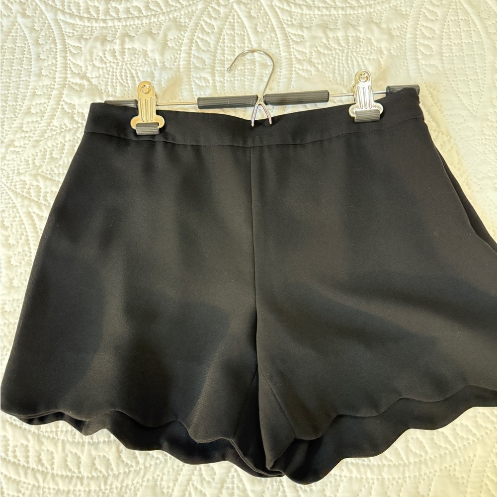 CeCe Black Women's Scalloped Lined Dress Shorts